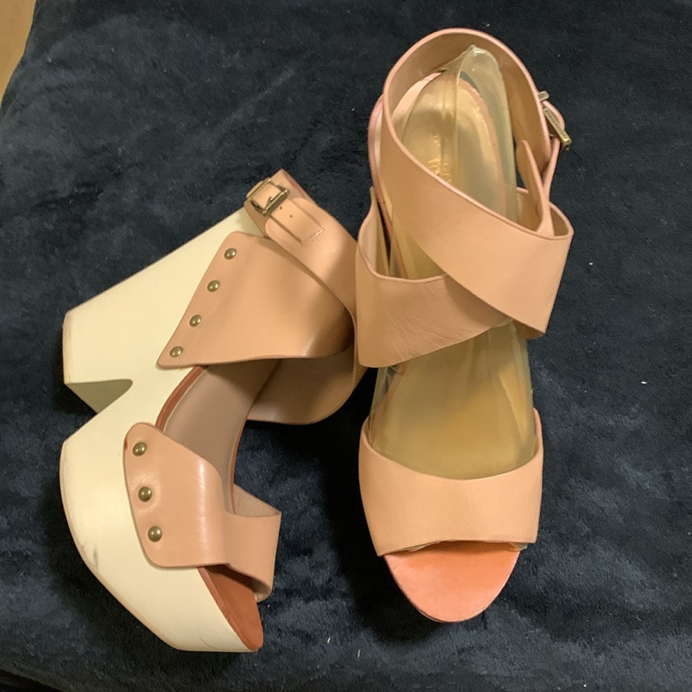 BCBGMAXAZRIA RUNWAY PLATFORMS - Picture 3 of 8